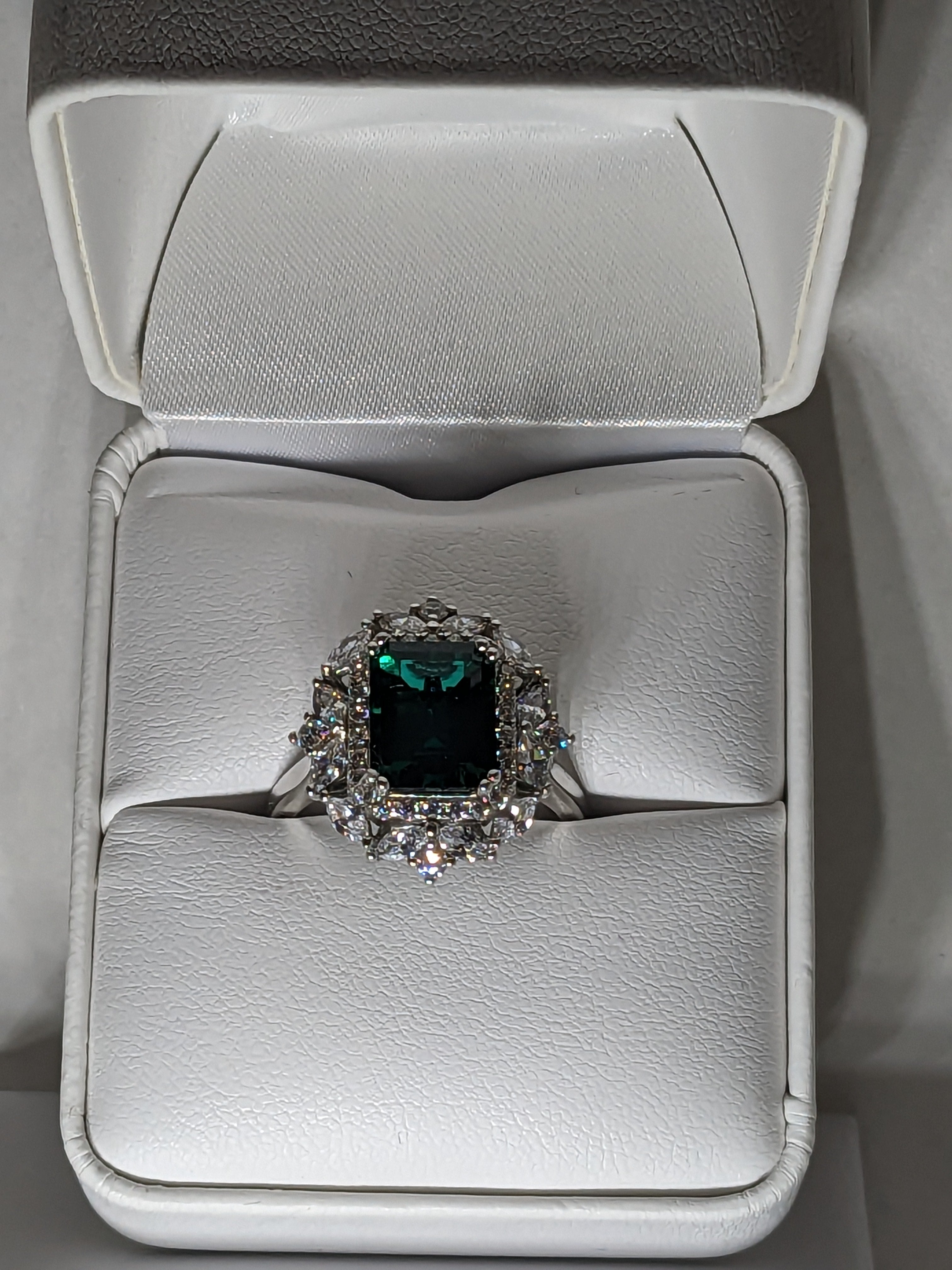 Emerald Green Lab-Grown Diamond Halo Ring