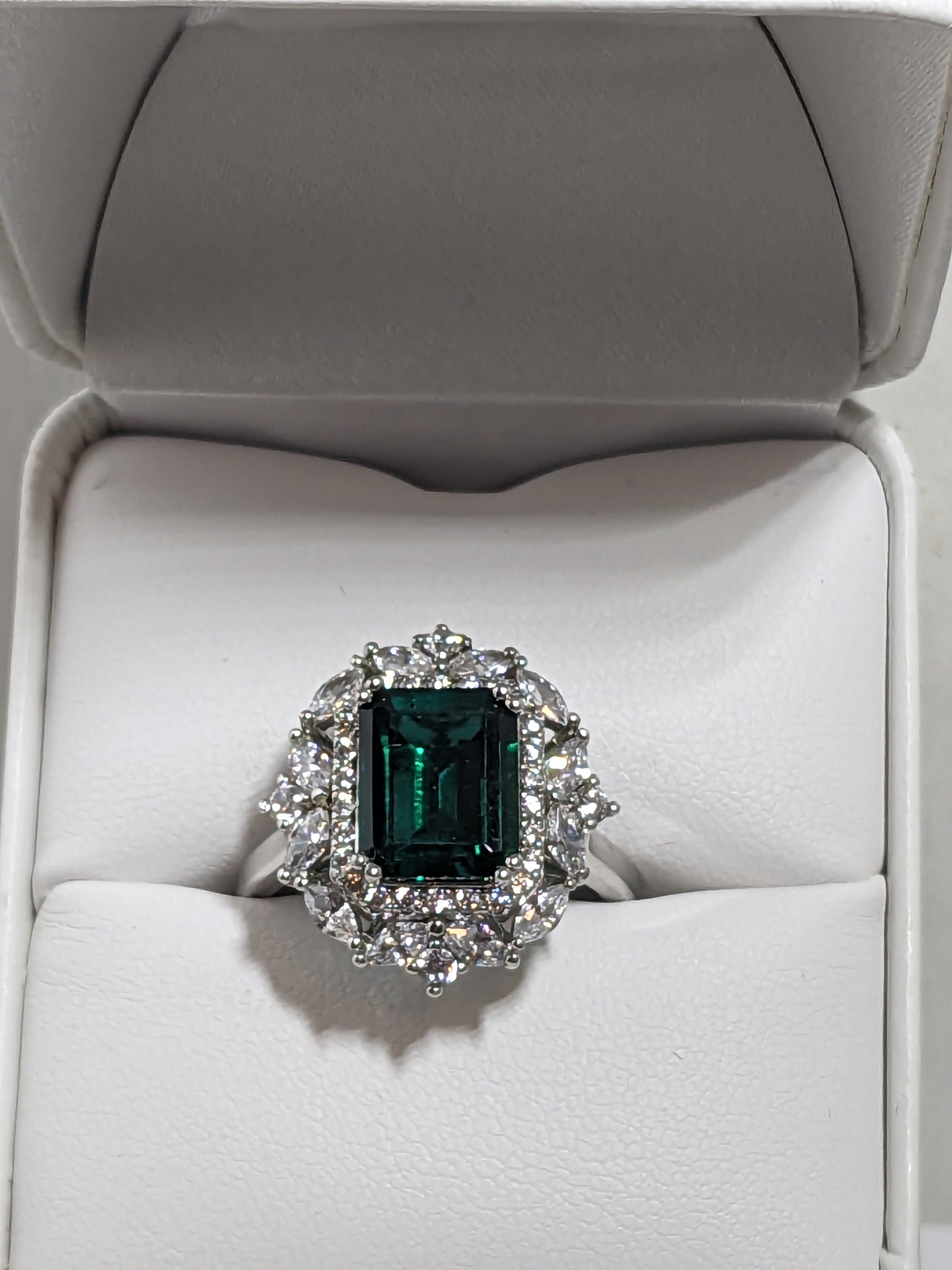 Emerald Green Lab-Grown Diamond Halo Ring