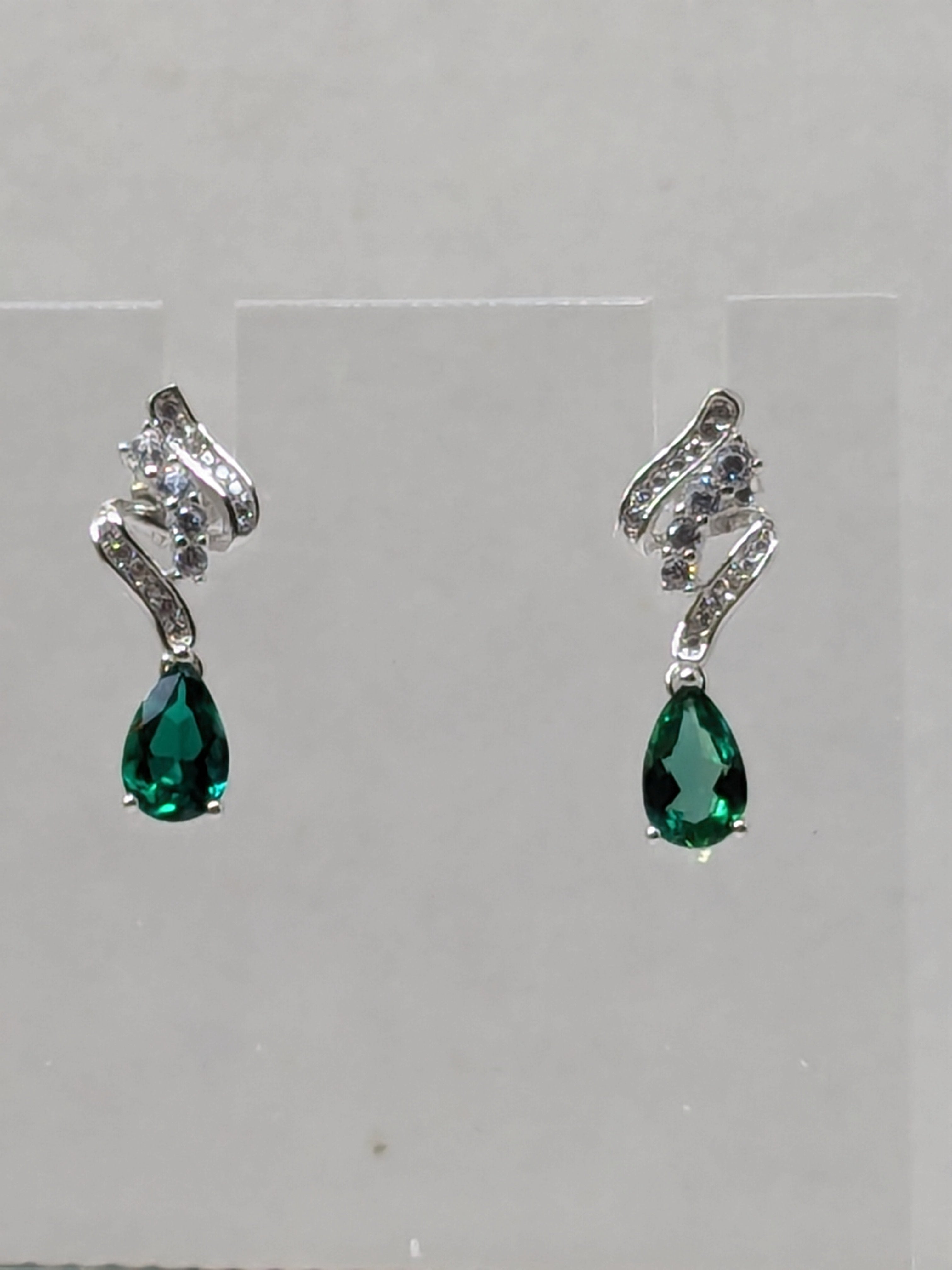 Cultivated Emerald Dangle Earrings 1.52cttw