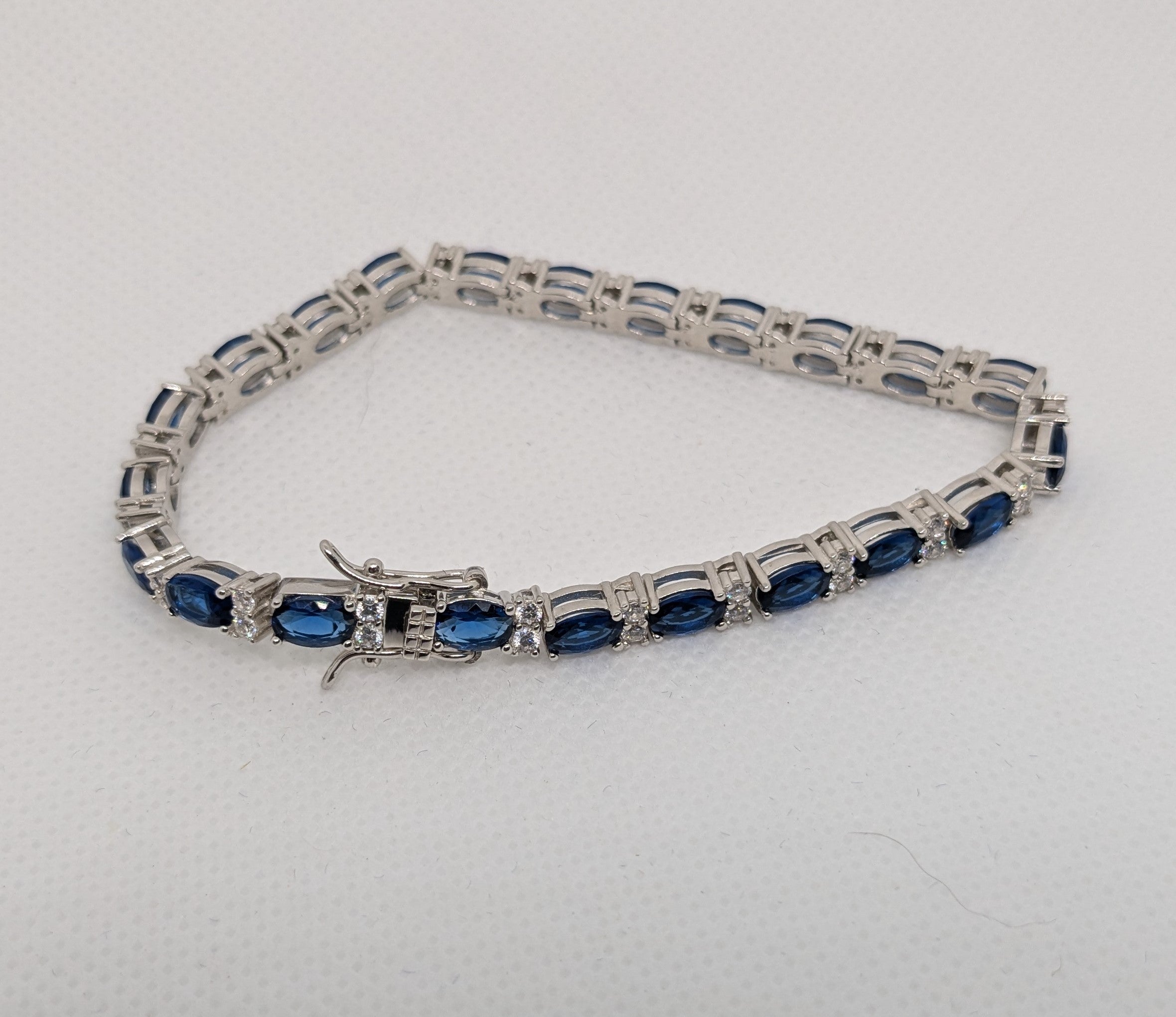 Blue Sapphire Tennis Bracelet 15.40ct.t.w.