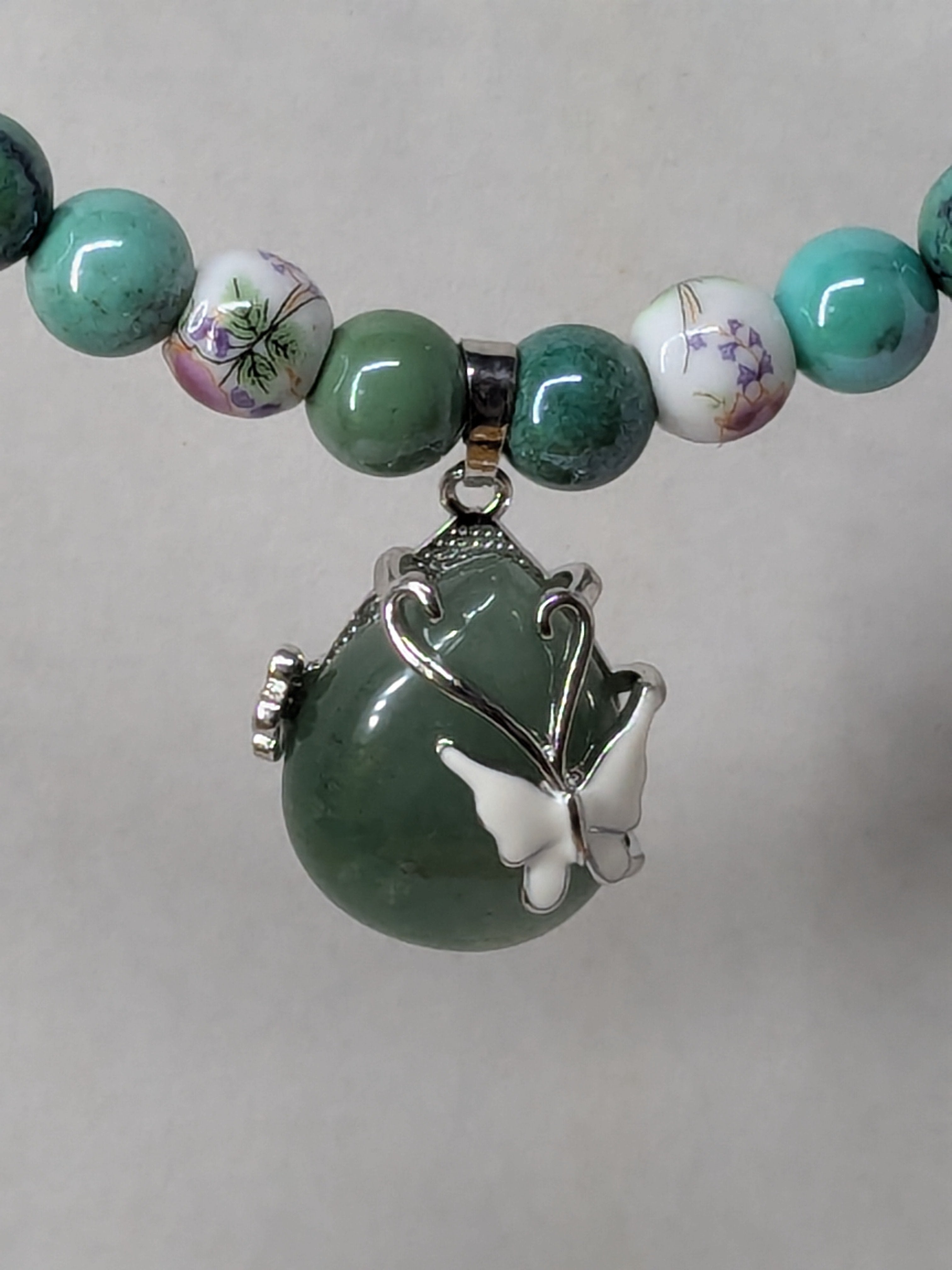 Handcrafted Poor Ginny Exclusive!  Mystic Titanium Chrysoprase Green Necklace with Aventurine Green Sunstone Pendant 141.61cttw/Magnetic Catch