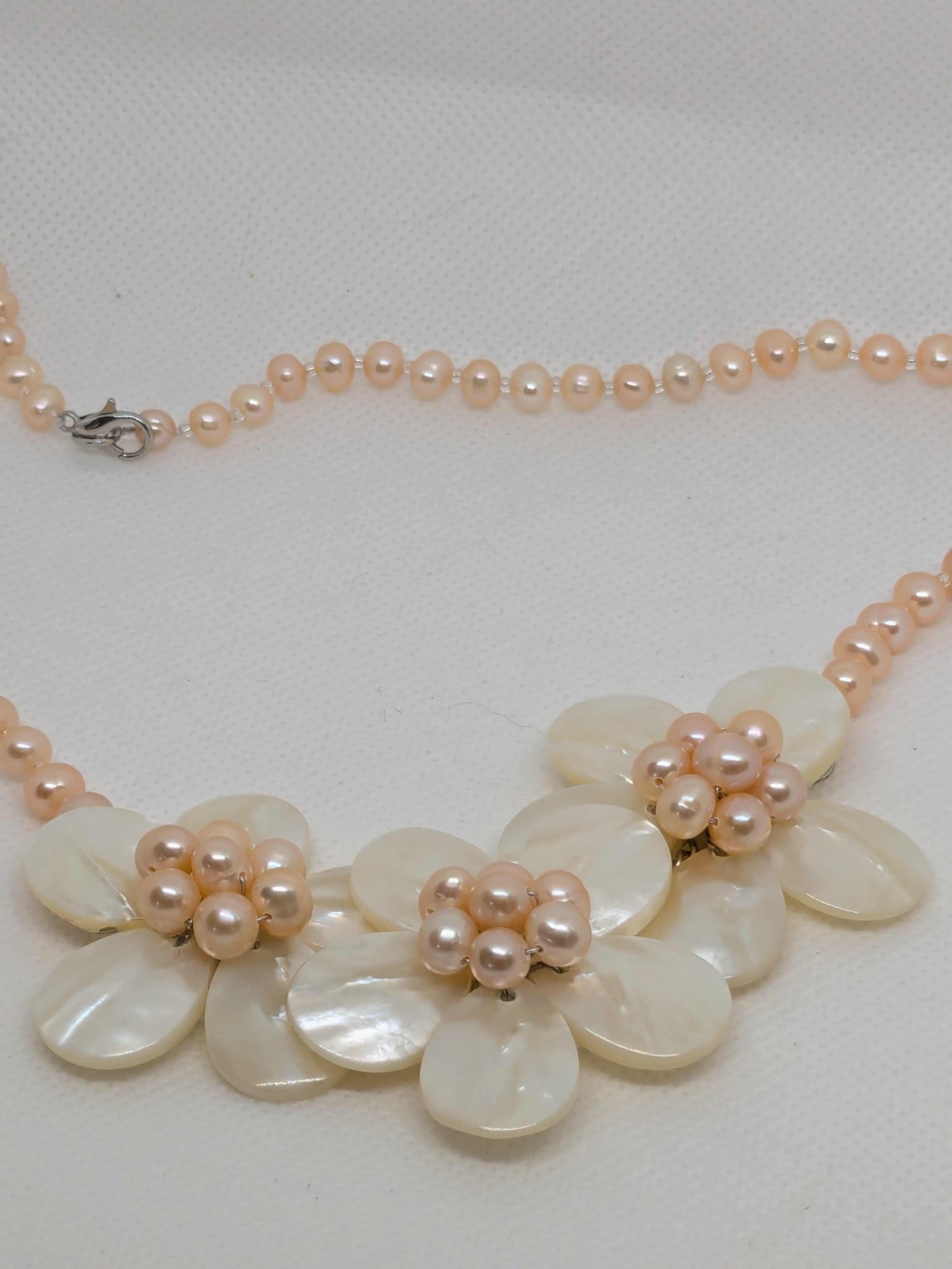 Zhuji Freshwater Pearl Strand with Mother of Pearl Shell Flower Pendant