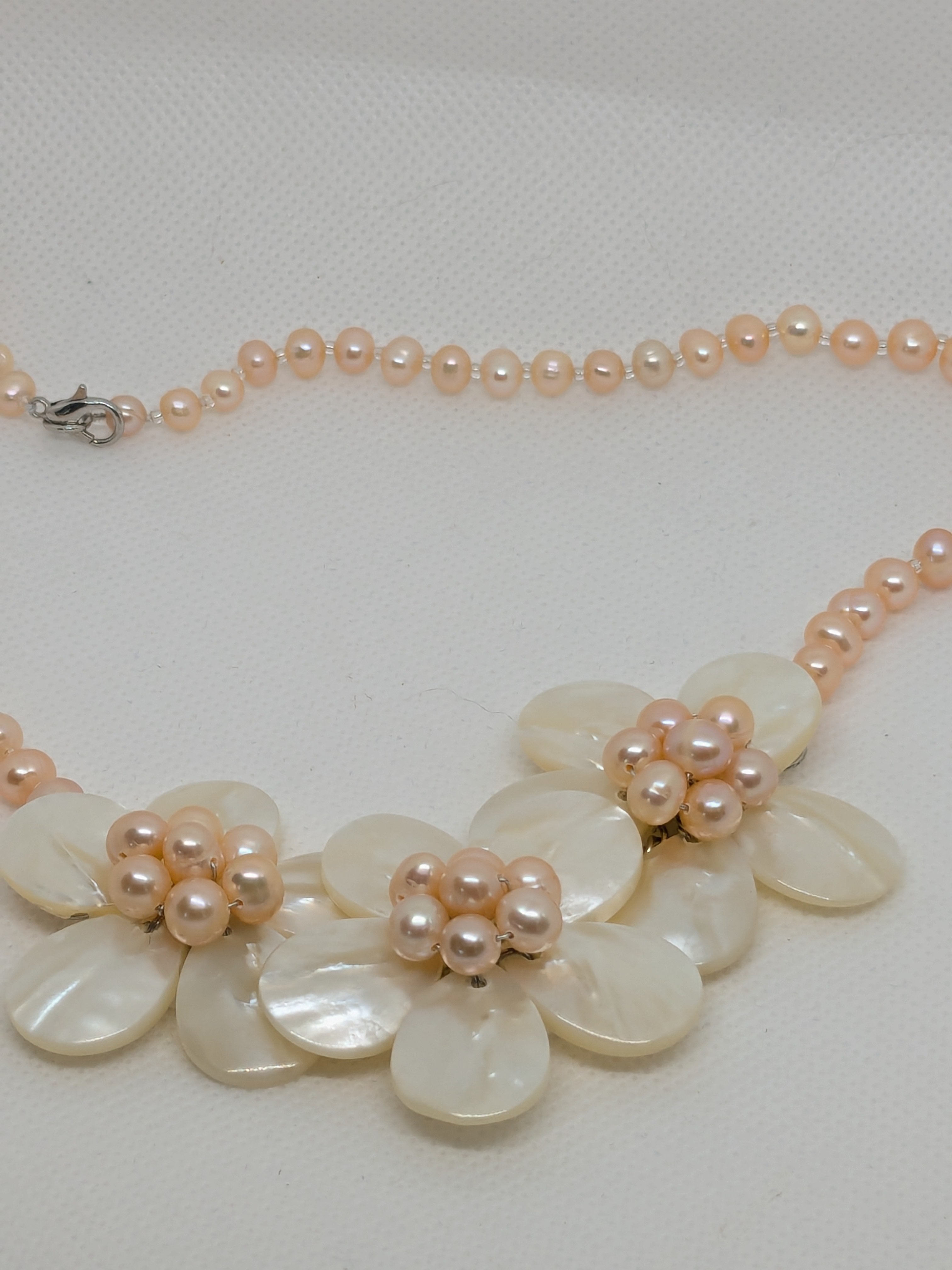 Zhuji Freshwater Pearl Strand with Mother of Pearl Shell Flower Pendant