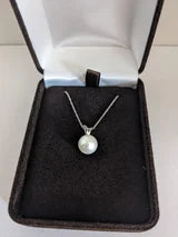 Natural White Freshwater Cultured Pearl Solitaire Necklace 9mm 2ct AA